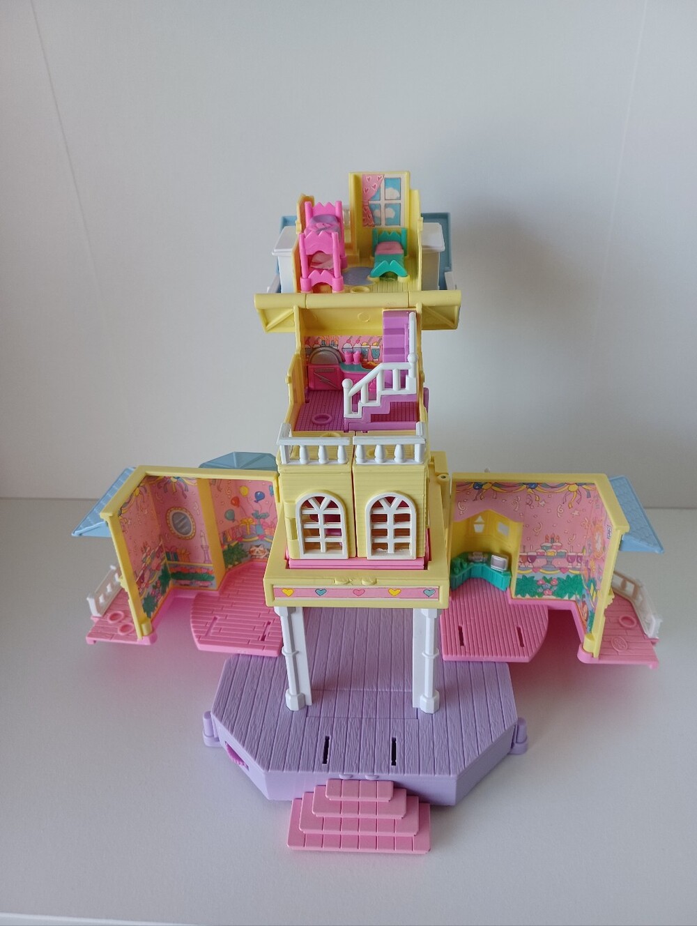Vintage 1995 Polly Pocket Bluebird Yellow Clubhouse Playset Toy Collectible - Picture 7 of 9